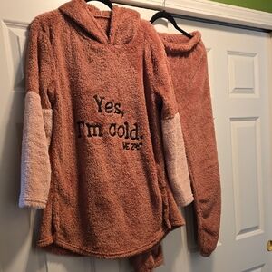 Cozy Fleece 2 Piece Set. Yes I'm Cold.... Me 24:7